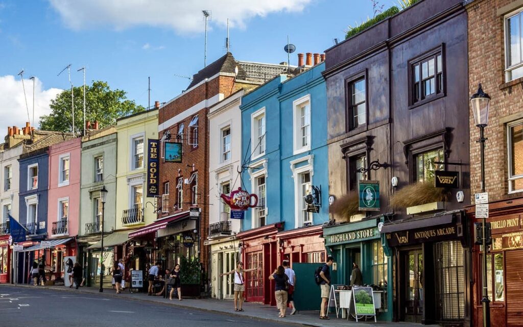 colourful-buildings-portobello-r